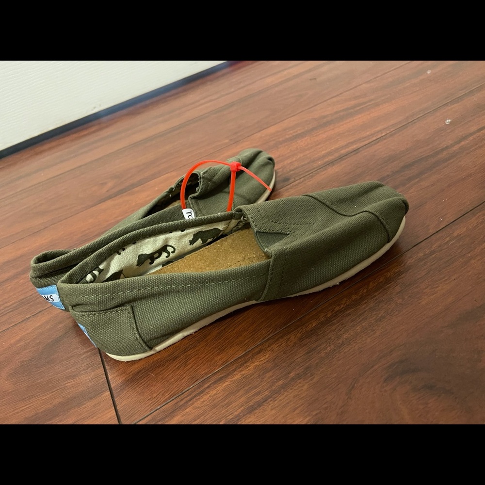 Toms